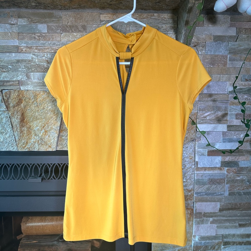Yellow Worthington High Neck Top with Leather Stripe Small - Perfect for Spring!